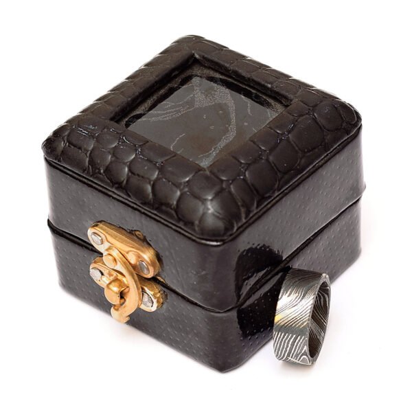 Custom Handmade Damascus Steel Ring with Beautiful Shaped Gift Box – Personalized Wedding & Anniversary Gift